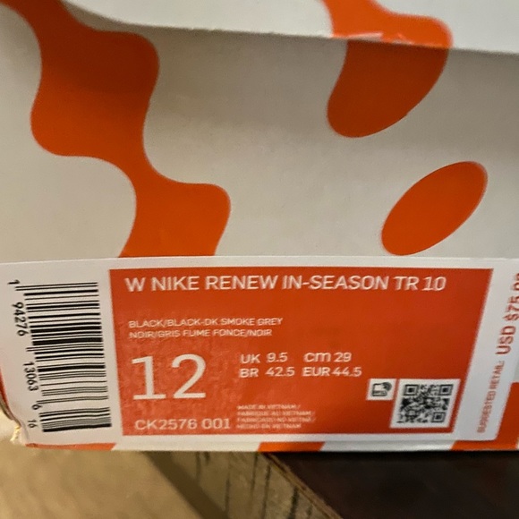 ASICS running shoes - Picture 2 of 5